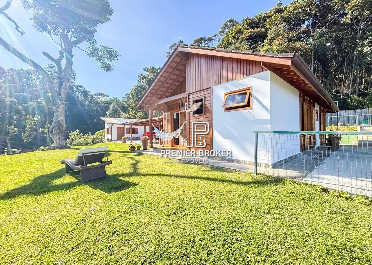 Casa de Condomínio à venda com 5 quartos, 210m² - Foto 11