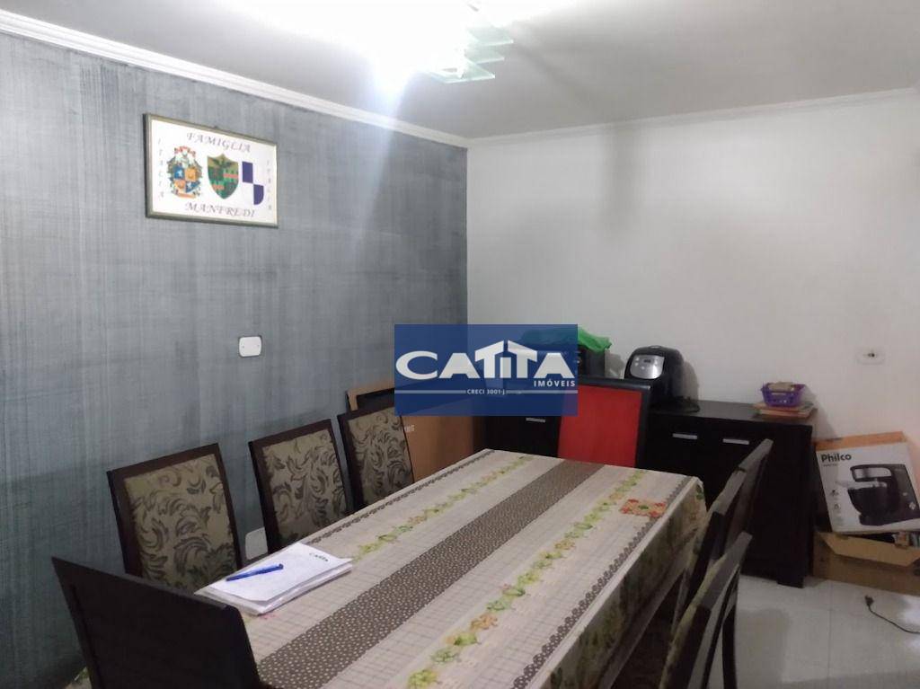 Sobrado à venda com 3 quartos, 200m² - Foto 1