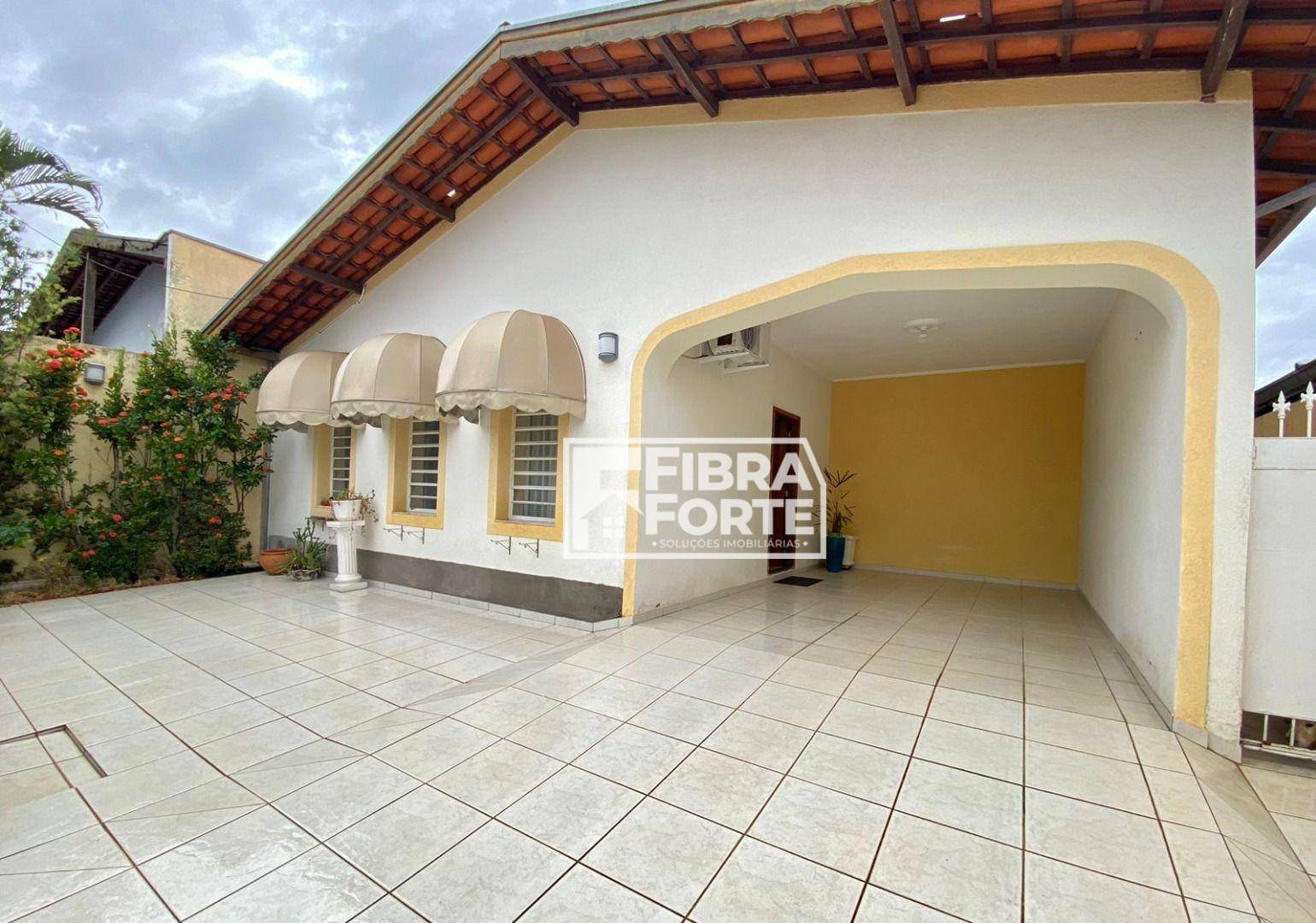 Casa à venda com 3 quartos, 208m² - Foto 1