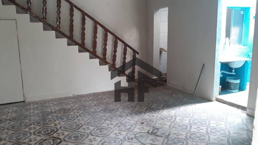 Casa à venda e aluguel com 5 quartos, 200m² - Foto 12