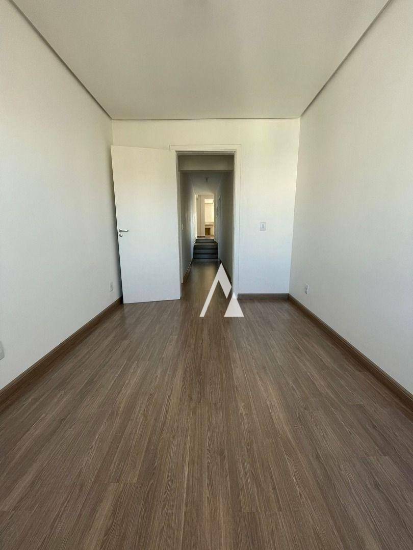 Cobertura à venda com 3 quartos, 221m² - Foto 9