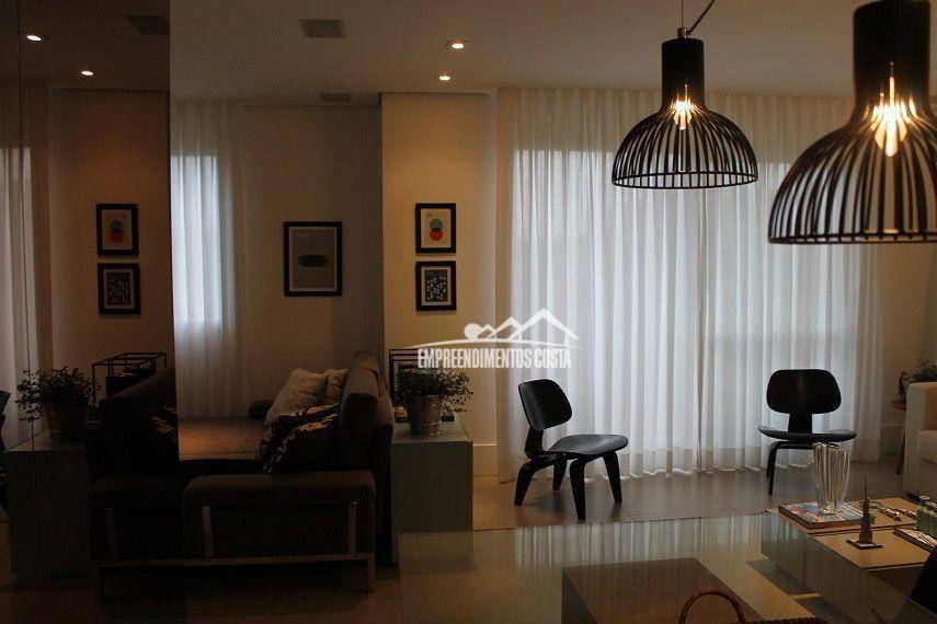 Apartamento à venda com 2 quartos, 76m² - Foto 4