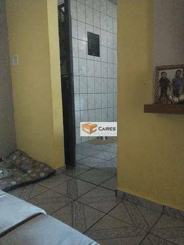 Casa à venda com 3 quartos, 100m² - Foto 2