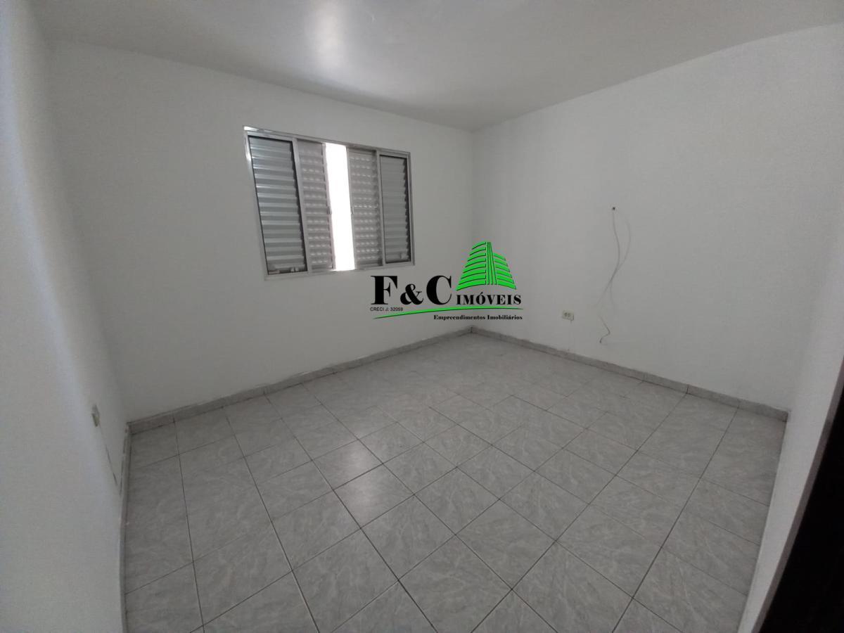 Casa à venda com 3 quartos, 195m² - Foto 2