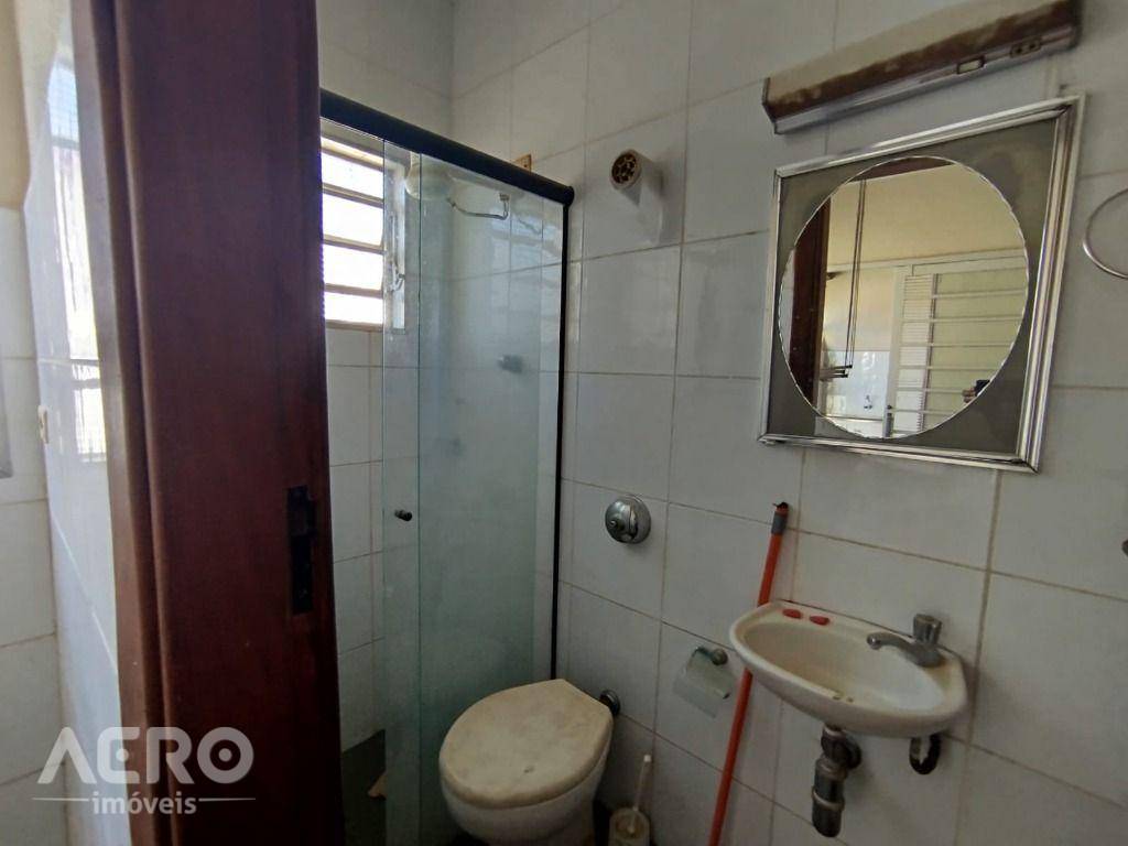 Casa para alugar com 3 quartos, 184m² - Foto 5