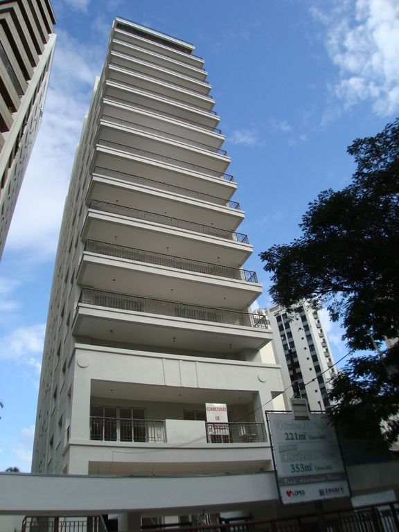 Apartamento à venda com 4 quartos, 221m² - Foto 1