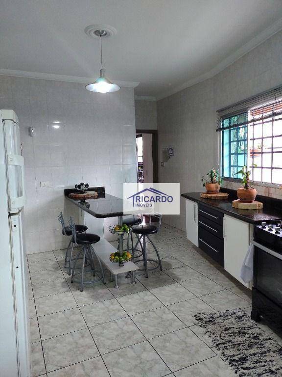 Sobrado à venda com 3 quartos, 182m² - Foto 7