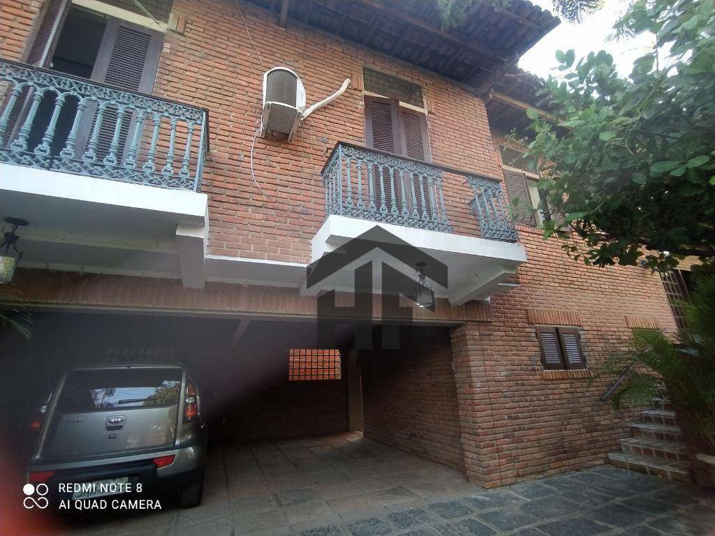 Casa à venda com 4 quartos, 350m² - Foto 1