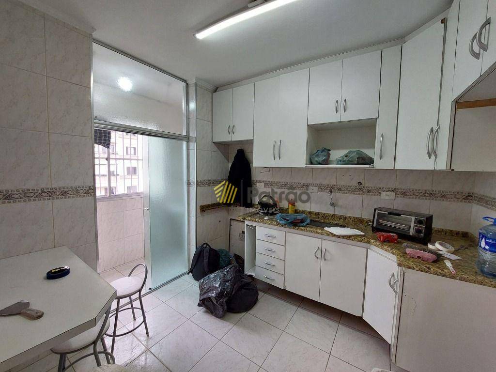 Apartamento à venda com 2 quartos, 64m² - Foto 6