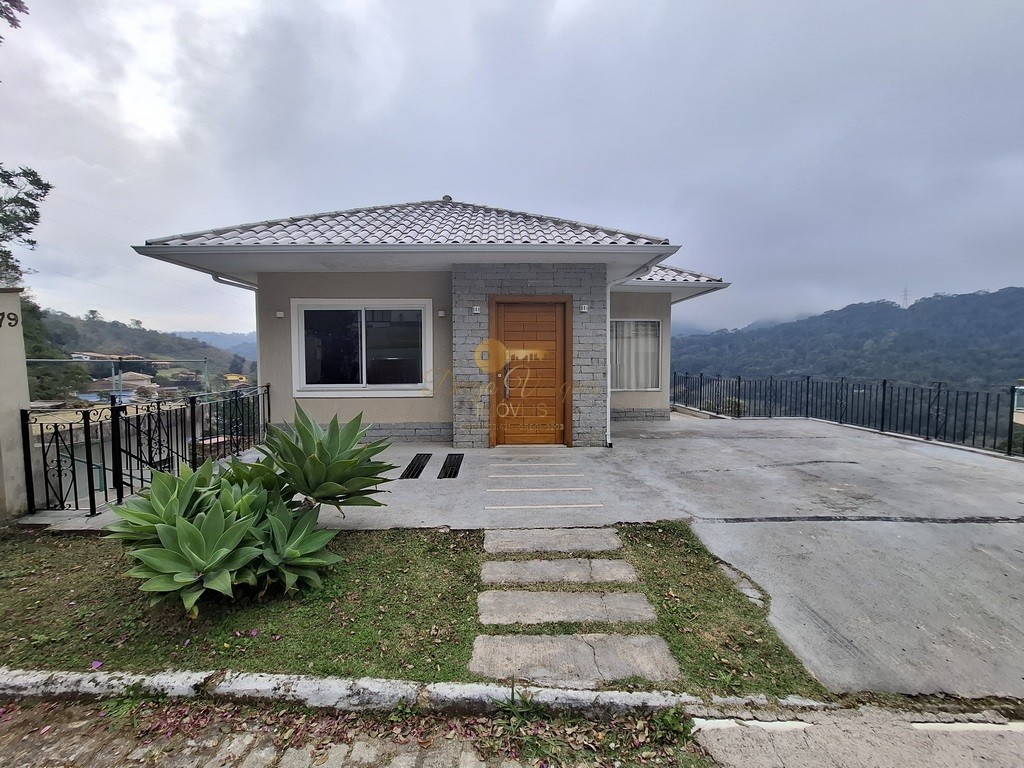 Casa de Condomínio à venda com 3 quartos, 320m² - Foto 1