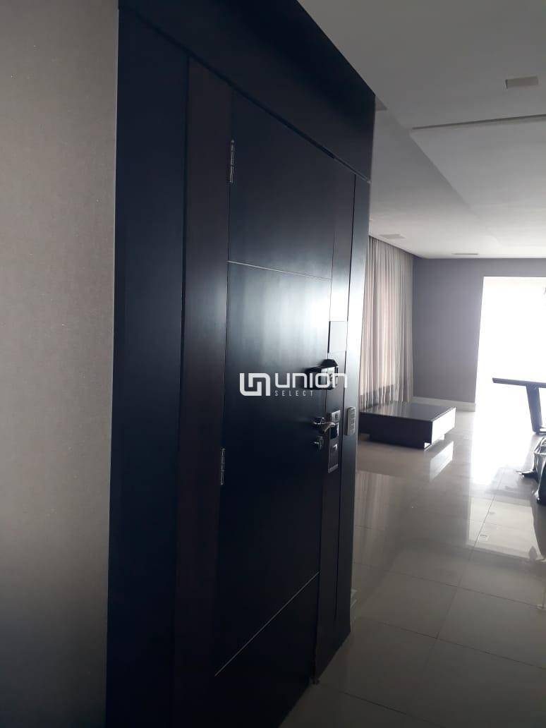 Apartamento à venda com 3 quartos, 206m² - Foto 9