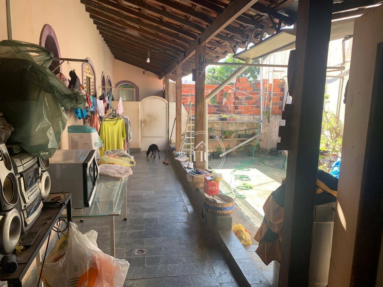 Casa à venda com 2 quartos, 200m² - Foto 9
