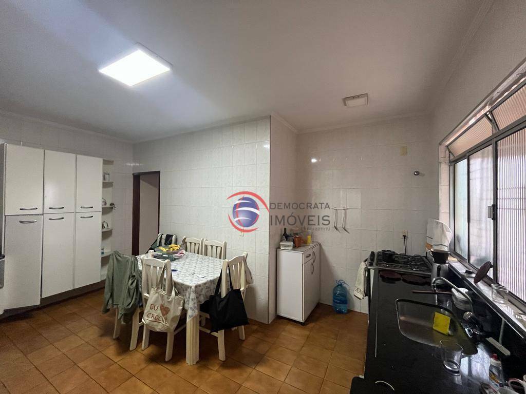 Sobrado à venda com 3 quartos, 187m² - Foto 15