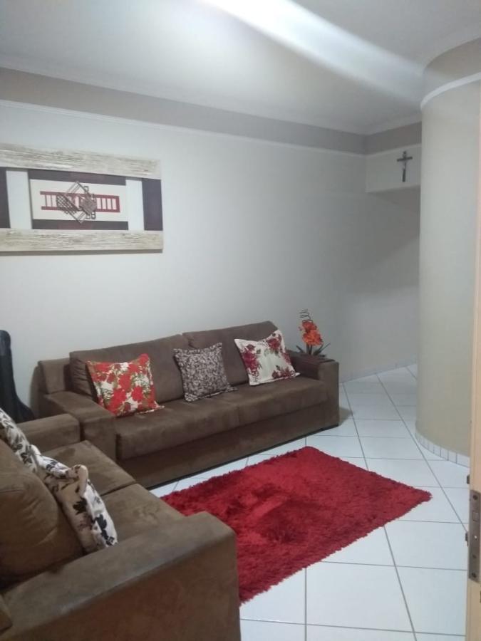 Casa à venda com 3 quartos, 170m² - Foto 2