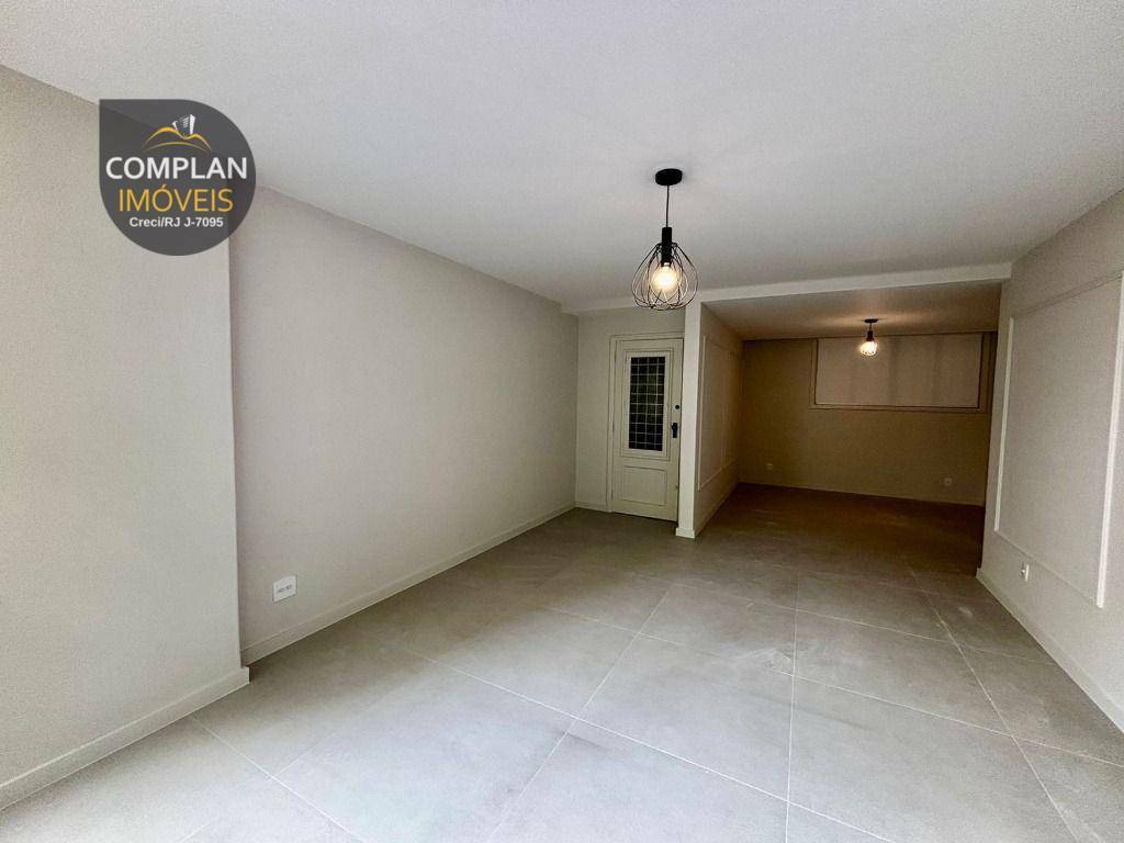 Apartamento à venda com 3 quartos, 140m² - Foto 2