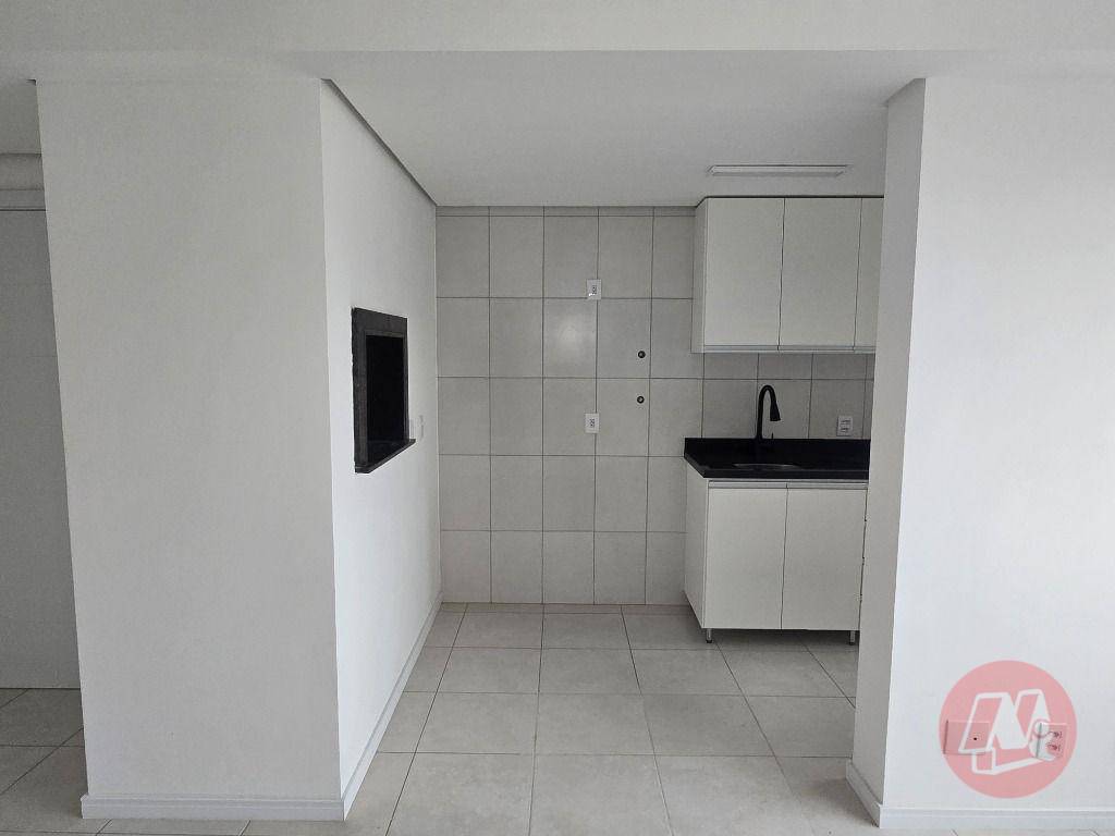 Apartamento para alugar com 3 quartos, 74m² - Foto 3