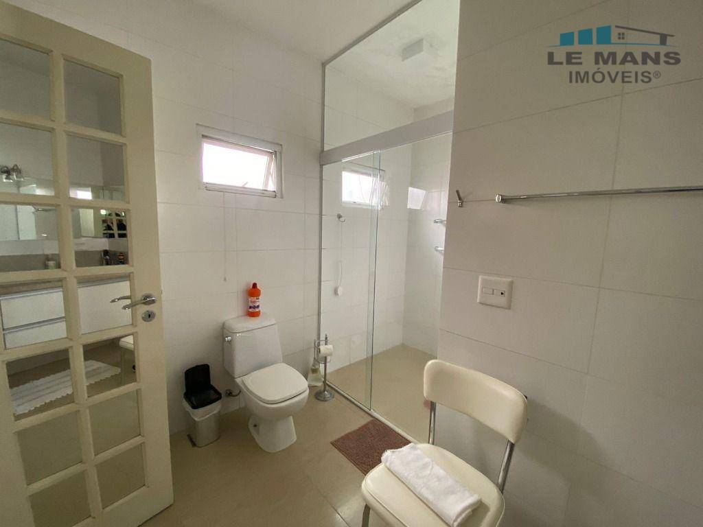 Casa à venda com 3 quartos, 300m² - Foto 31