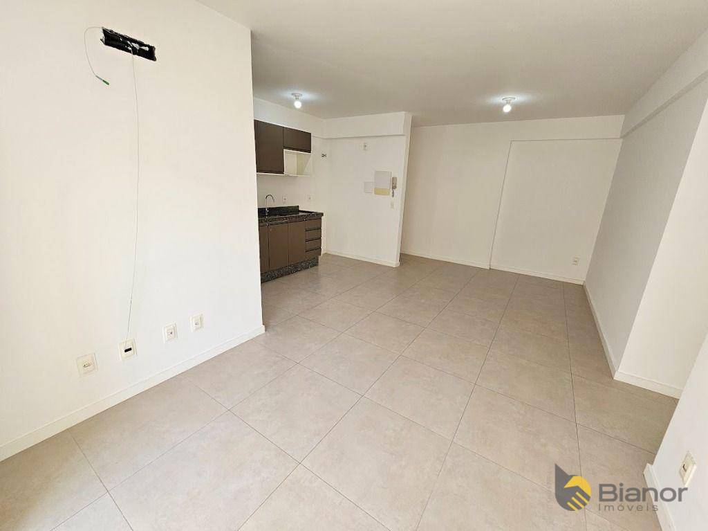 Apartamento para alugar com 3 quartos, 75m² - Foto 5