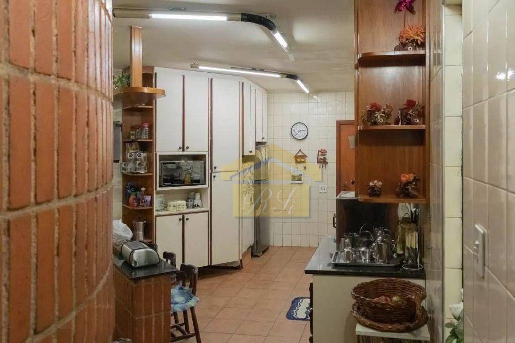 Casa à venda e aluguel com 5 quartos, 205m² - Foto 5
