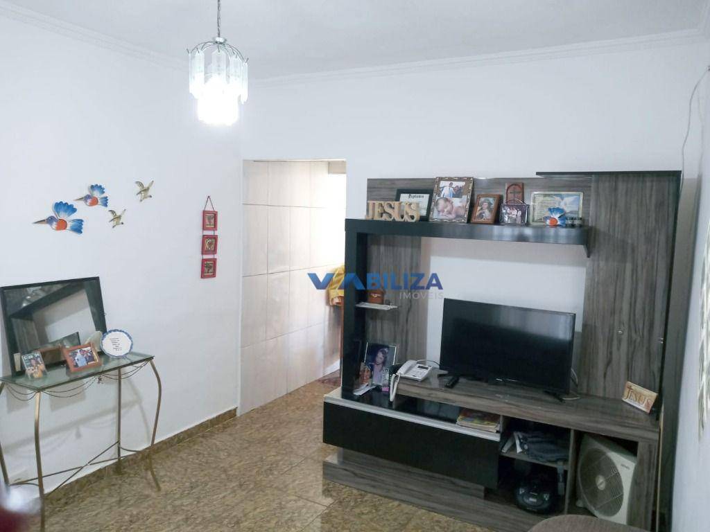 Casa à venda com 1 quarto, 100m² - Foto 1