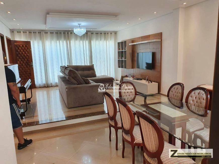 Casa à venda com 3 quartos, 204m² - Foto 2