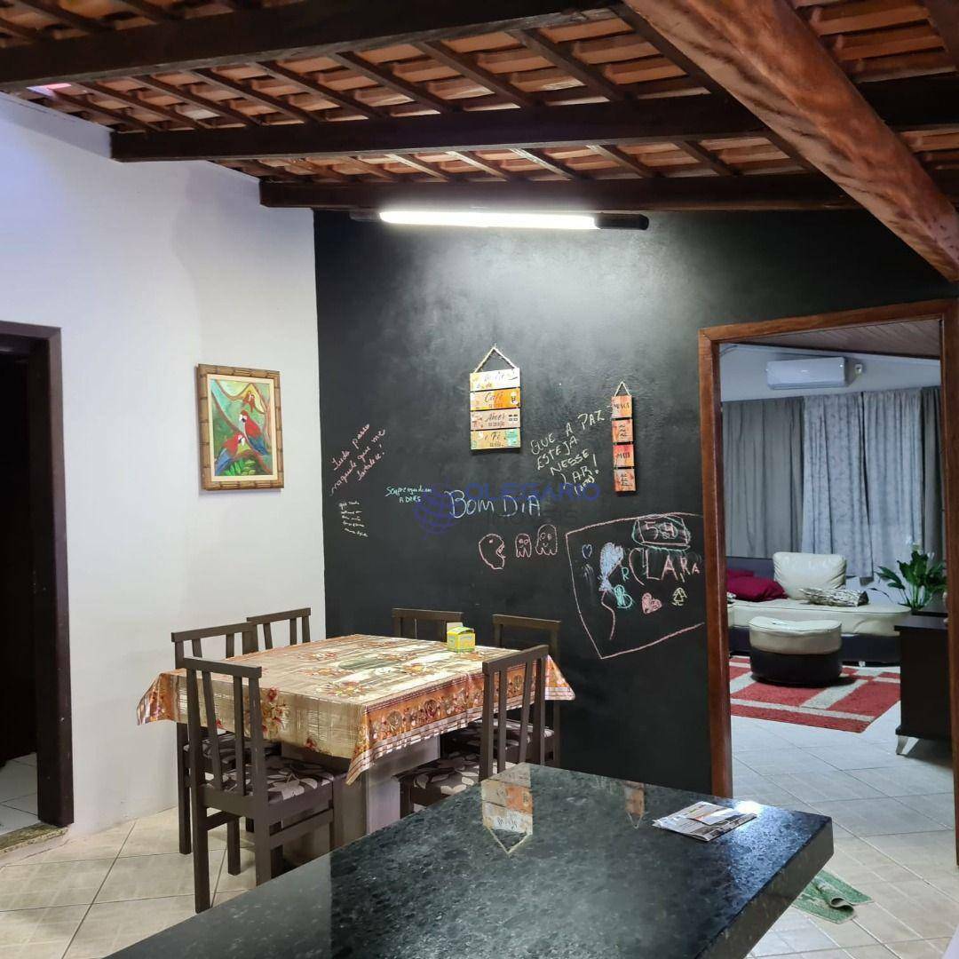 Casa à venda com 5 quartos, 176m² - Foto 14