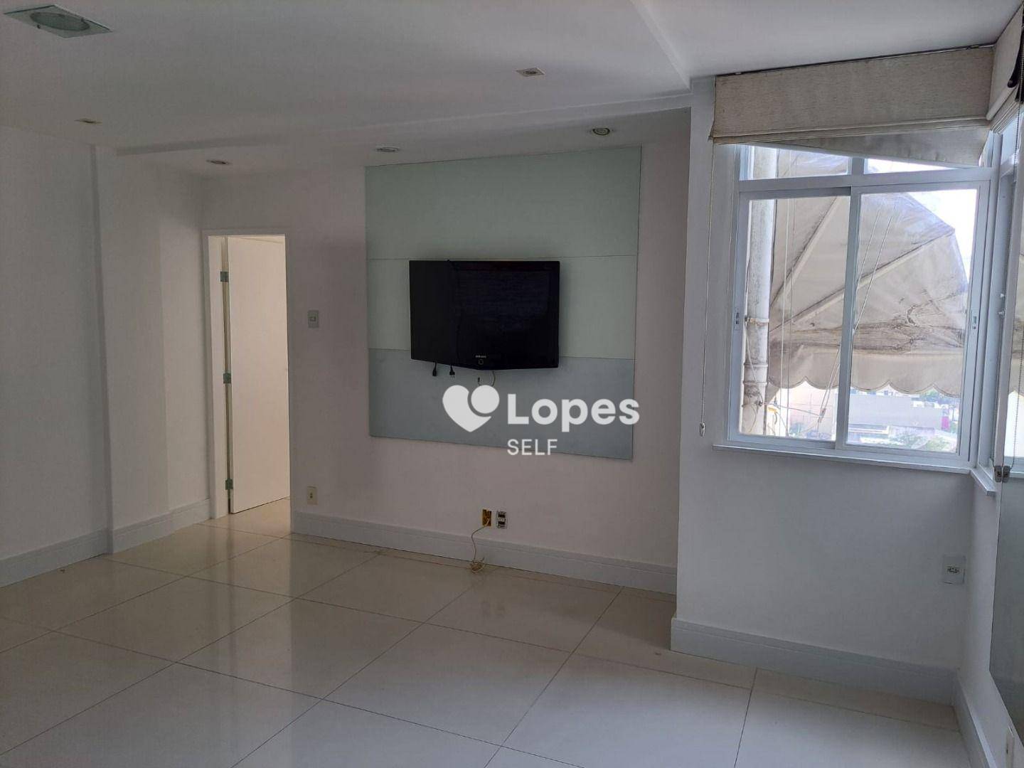 Apartamento à venda com 3 quartos, 100m² - Foto 1