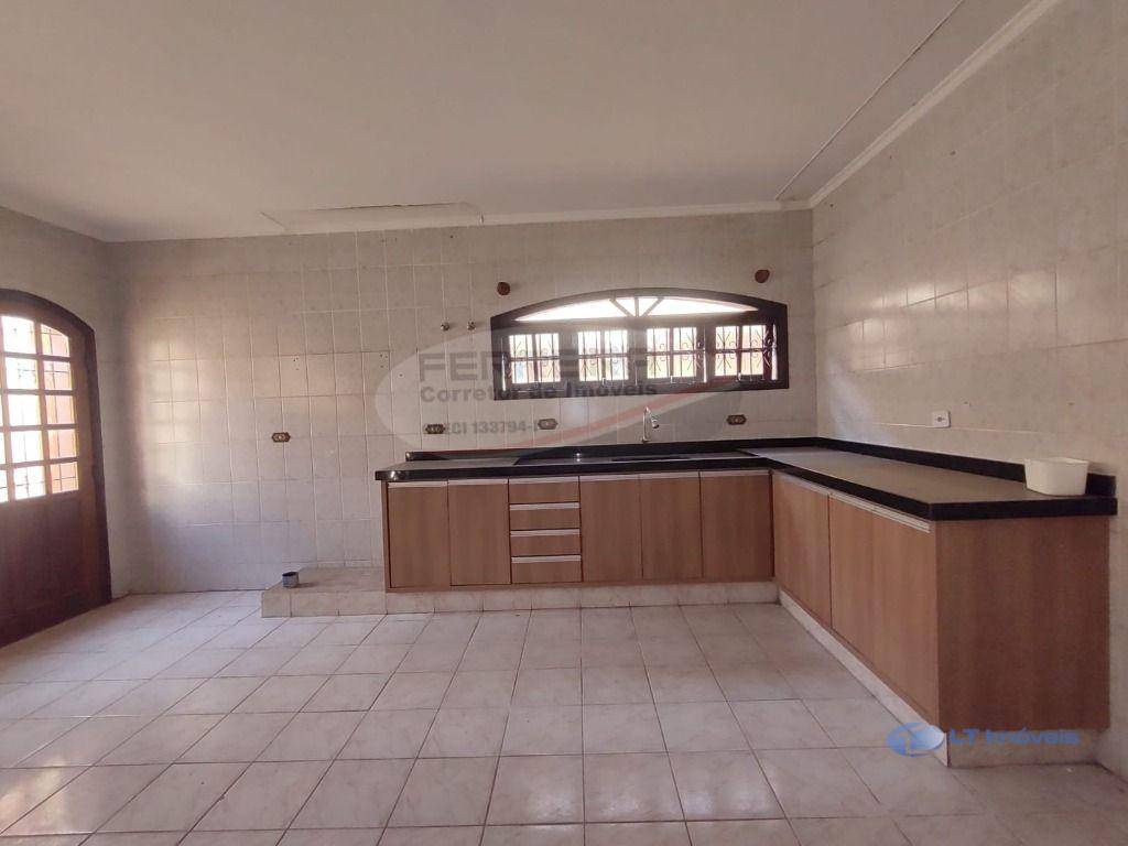 Sobrado à venda com 3 quartos, 367m² - Foto 11