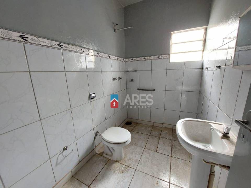 Casa para alugar com 2 quartos, 80m² - Foto 19