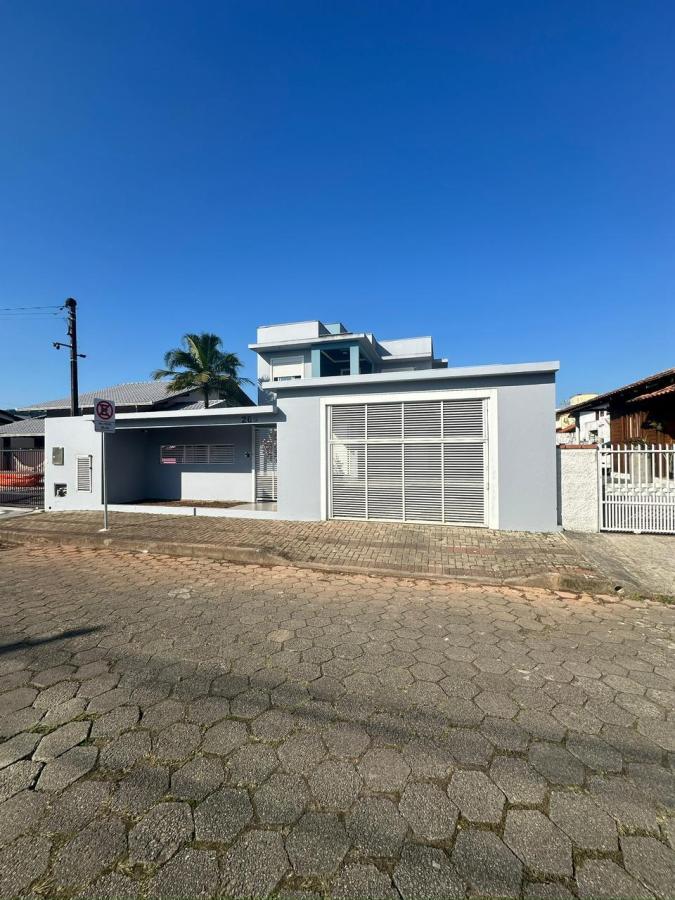 Casa à venda com 3 quartos, 279m² - Foto 2