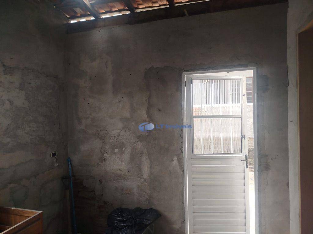 Casa à venda com 1 quarto, 142m² - Foto 6