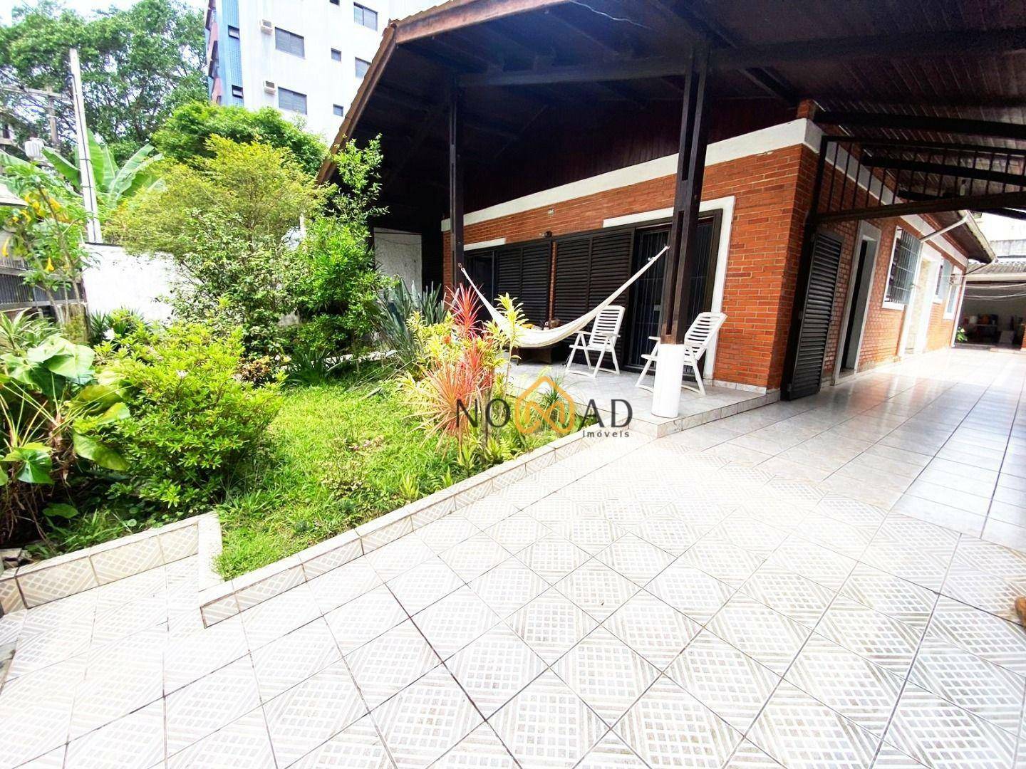 Casa, 5 quartos, 200 m² - Foto 1