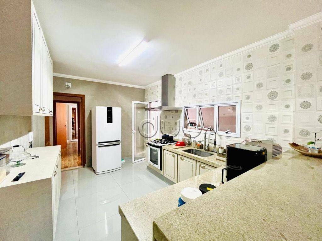 Casa à venda com 3 quartos, 200m² - Foto 16