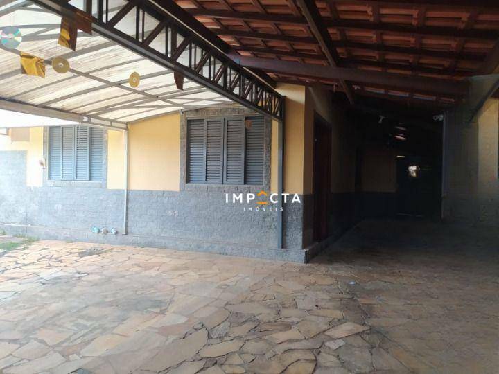 Casa à venda com 3 quartos, 184m² - Foto 3
