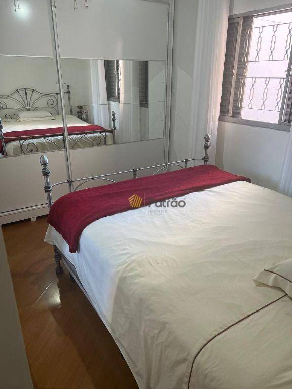 Casa à venda com 3 quartos, 220m² - Foto 12