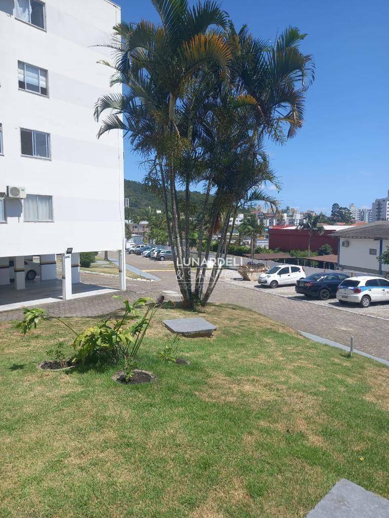 Apartamento à venda com 3 quartos, 88m² - Foto 2