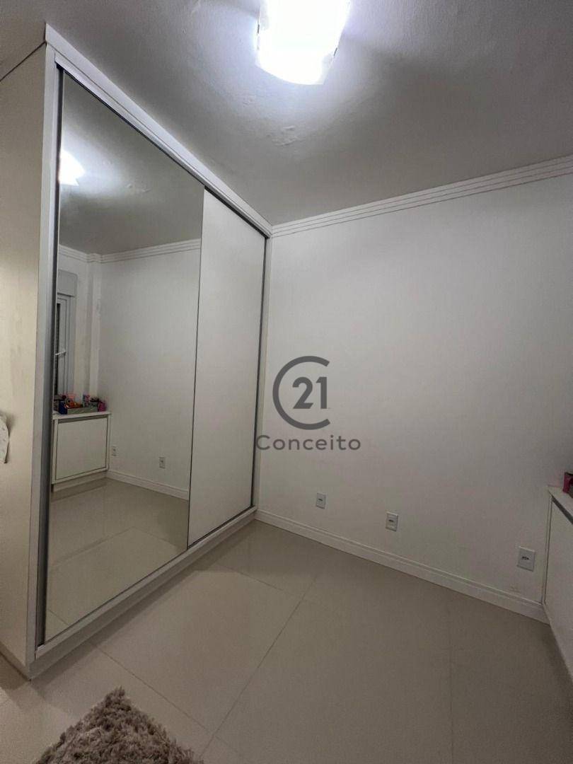 Apartamento para alugar com 3 quartos, 115m² - Foto 12