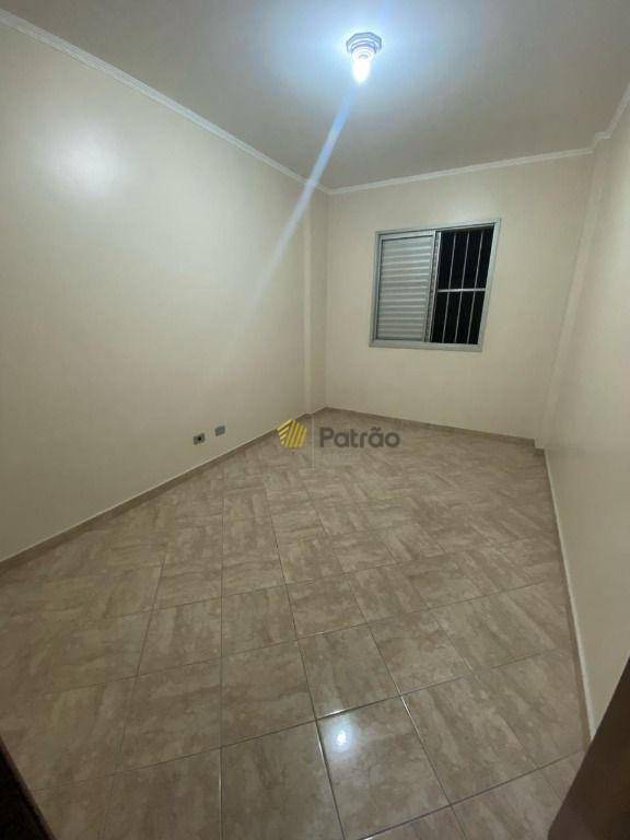 Apartamento à venda com 2 quartos, 65m² - Foto 2