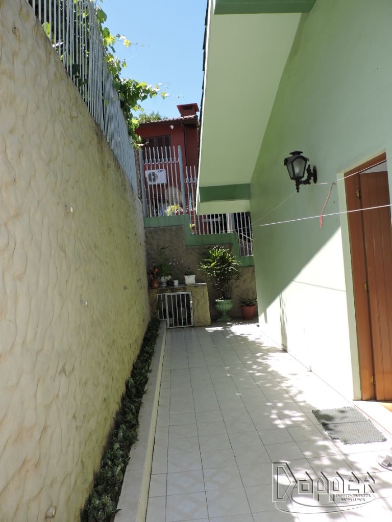 Casa à venda com 3 quartos, 182m² - Foto 8