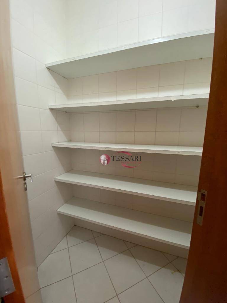 Apartamento para alugar com 3 quartos, 176m² - Foto 9