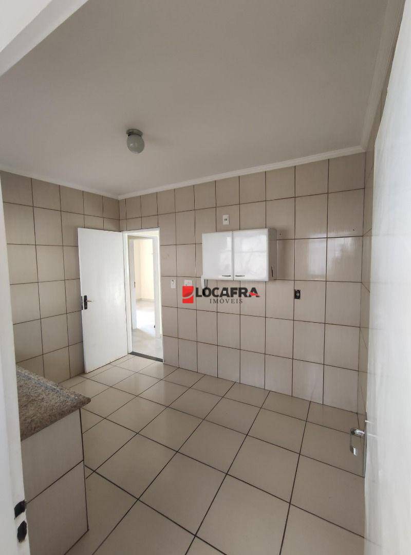 Apartamento à venda com 2 quartos, 72m² - Foto 3