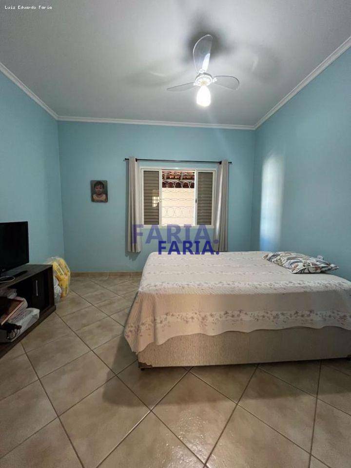 Casa à venda com 4 quartos, 230m² - Foto 9