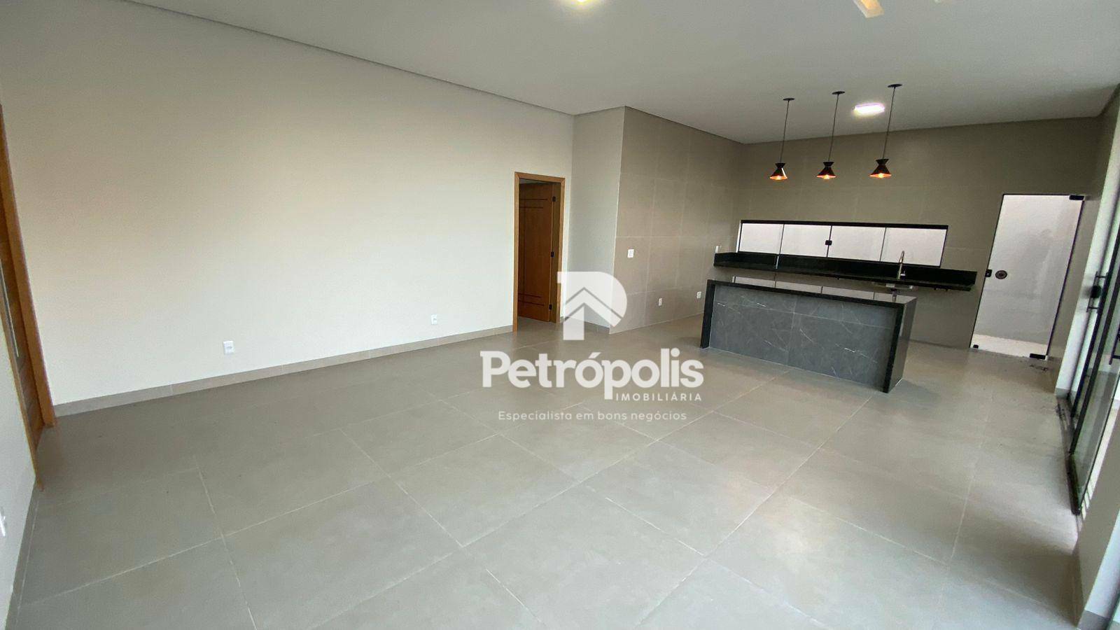 Casa à venda com 3 quartos, 206m² - Foto 4