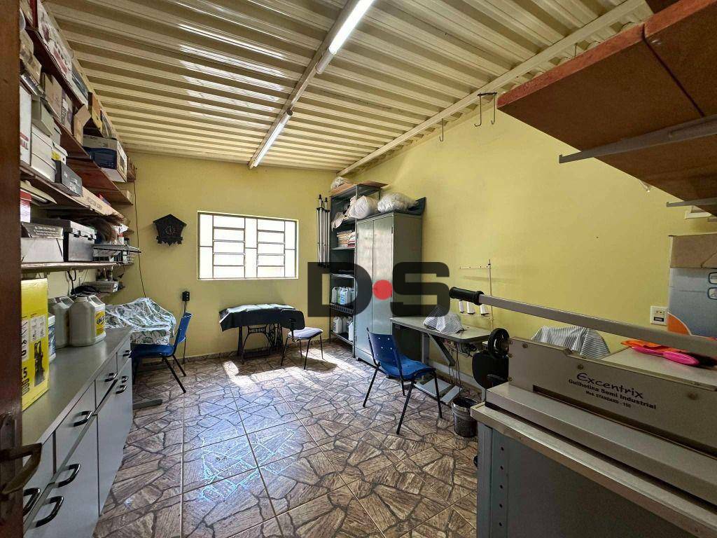 Chácara à venda com 6 quartos, 500m² - Foto 36