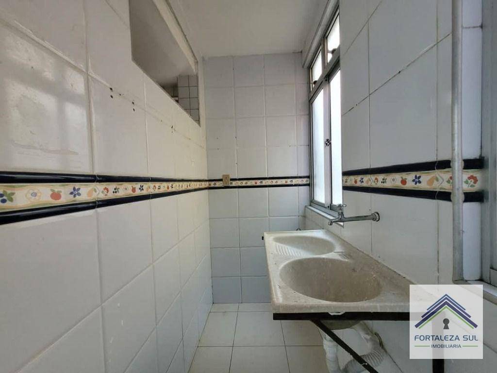 Apartamento à venda com 2 quartos, 70m² - Foto 17