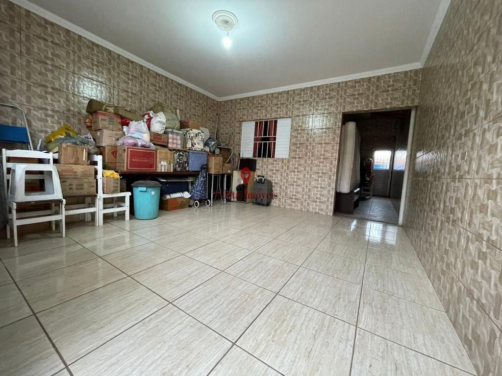 Casa à venda com 2 quartos, 90m² - Foto 2