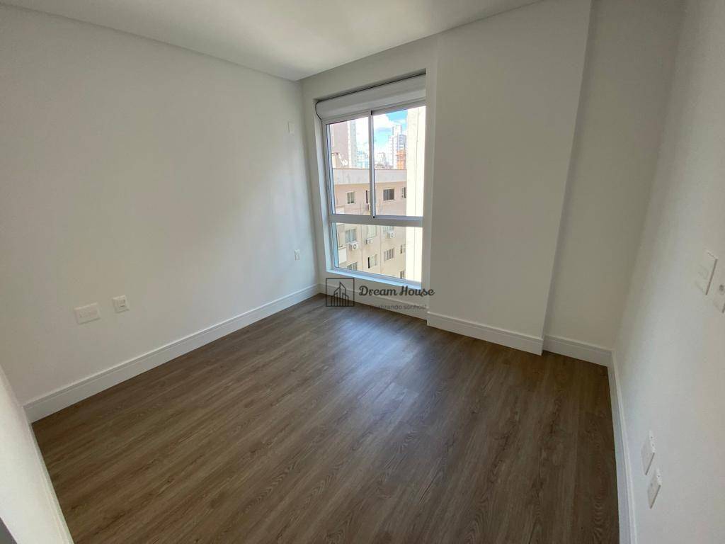 Apartamento à venda com 3 quartos, 129m² - Foto 21