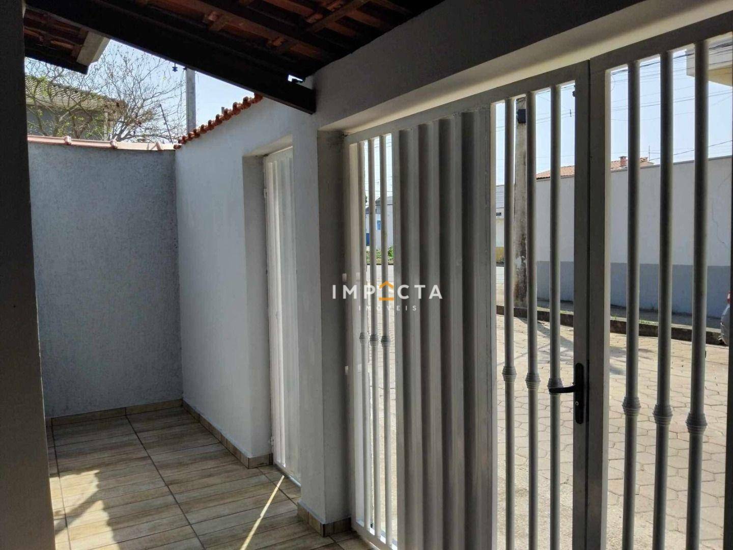 Casa à venda com 2 quartos, 85m² - Foto 1