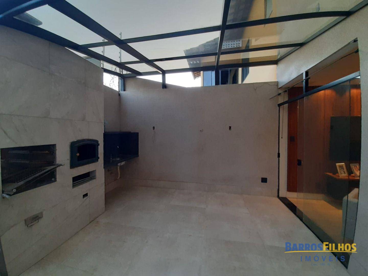 Casa à venda com 3 quartos, 210M2 - Foto 3