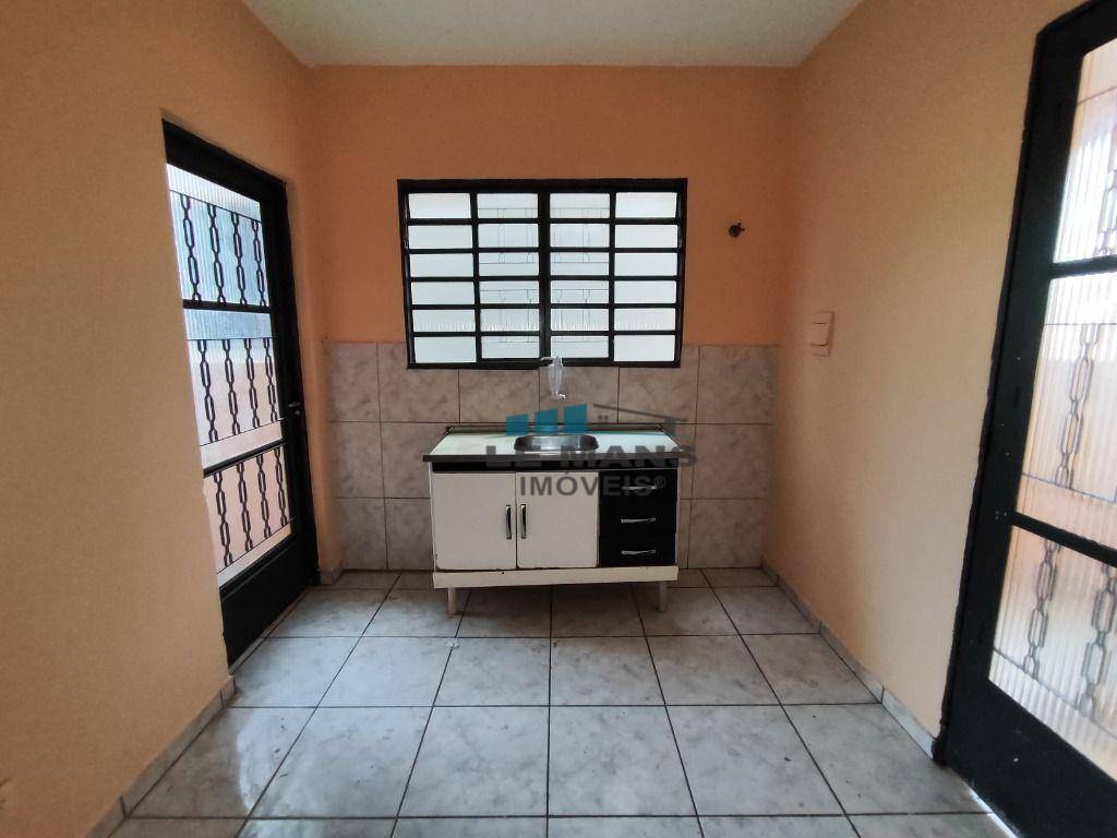 Casa para alugar com 1 quarto, 50m² - Foto 1